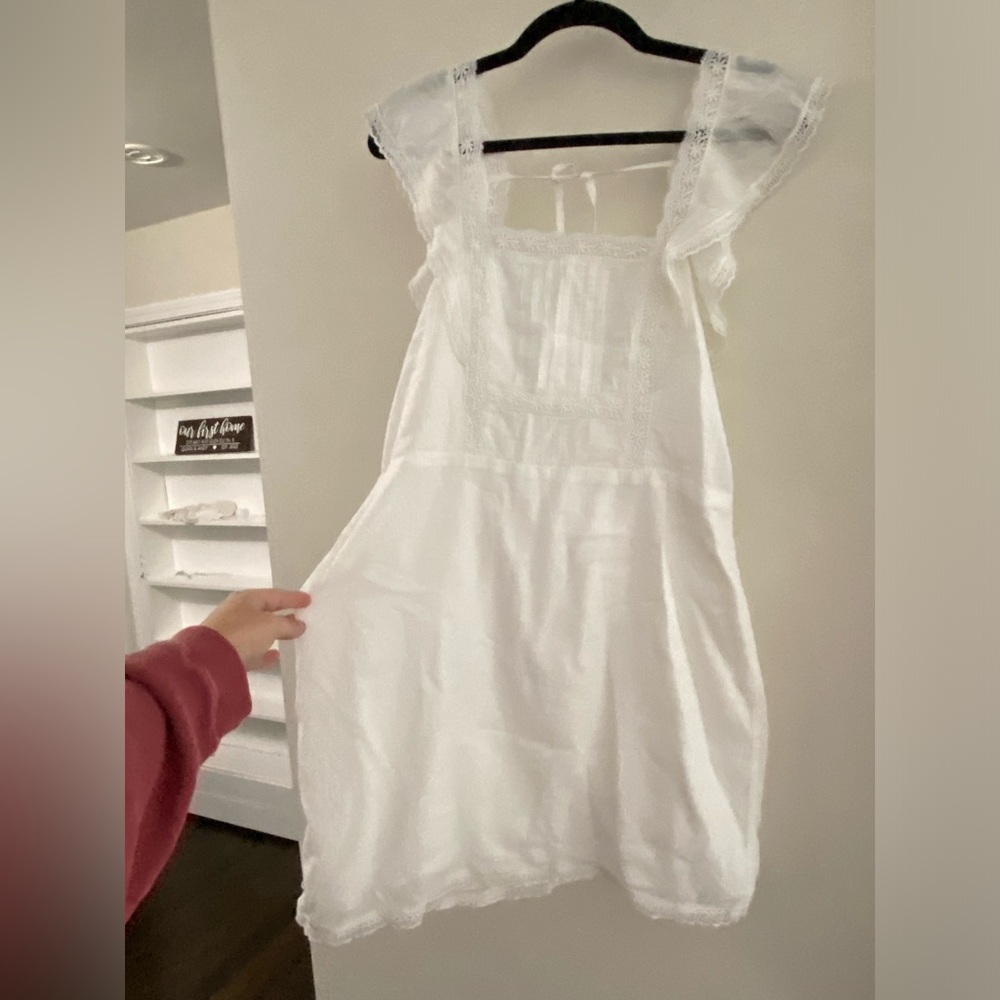 Abercrombie & Fitch White Low Back Dress Size Medium